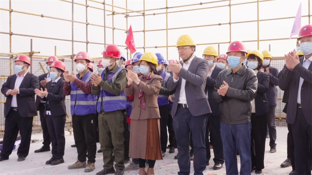 热烈祝贺888集团科技高新二期大楼封顶典礼圆满实现 热烈祝贺888集团科技高新二期大楼封顶典礼圆满实现