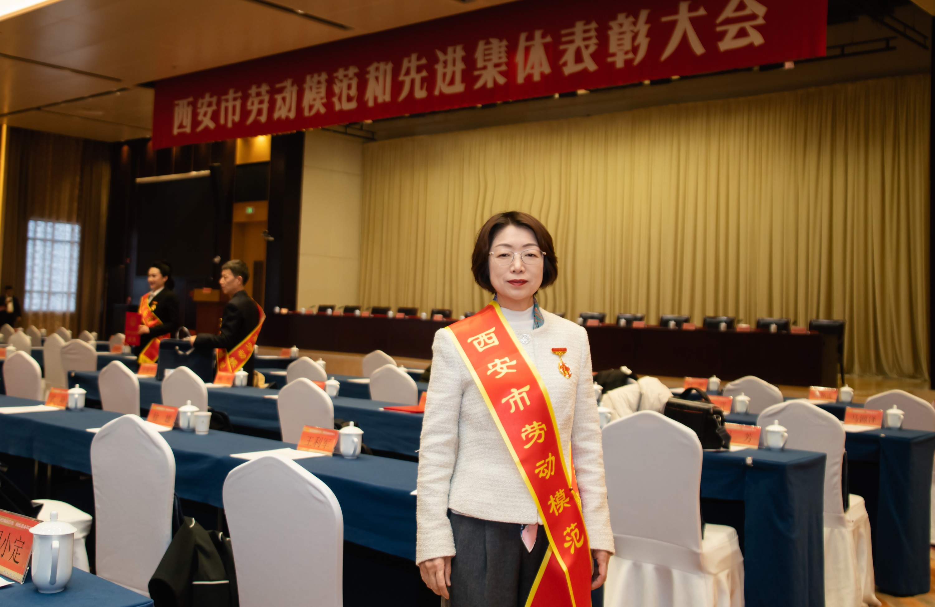 ���³����¾���ʿ�ٻ��������Ͷ�������ƺ�